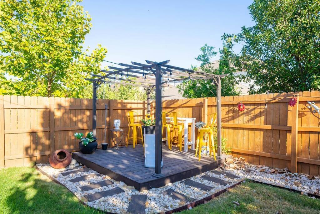 Luxe Home-designer Bthrm-covered Deck-weber Grill * San Antonio
